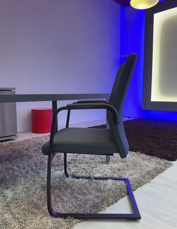 Sedia cantilever